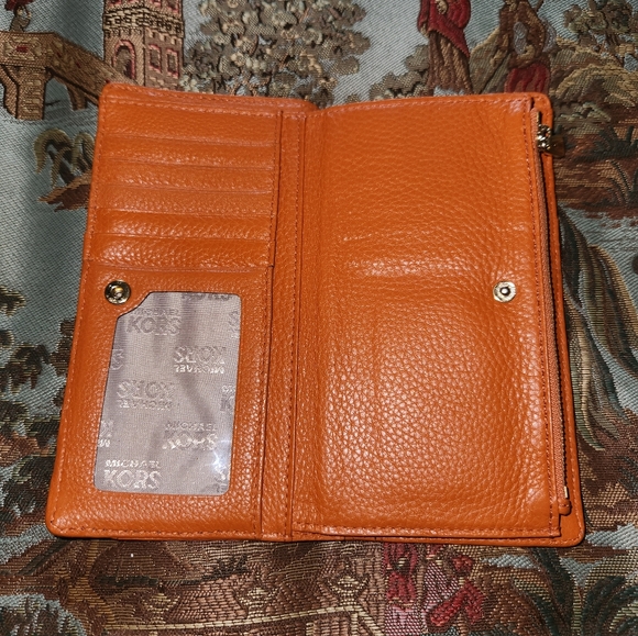 Michael Kors Purse with Wallet - Picture 2 of 4